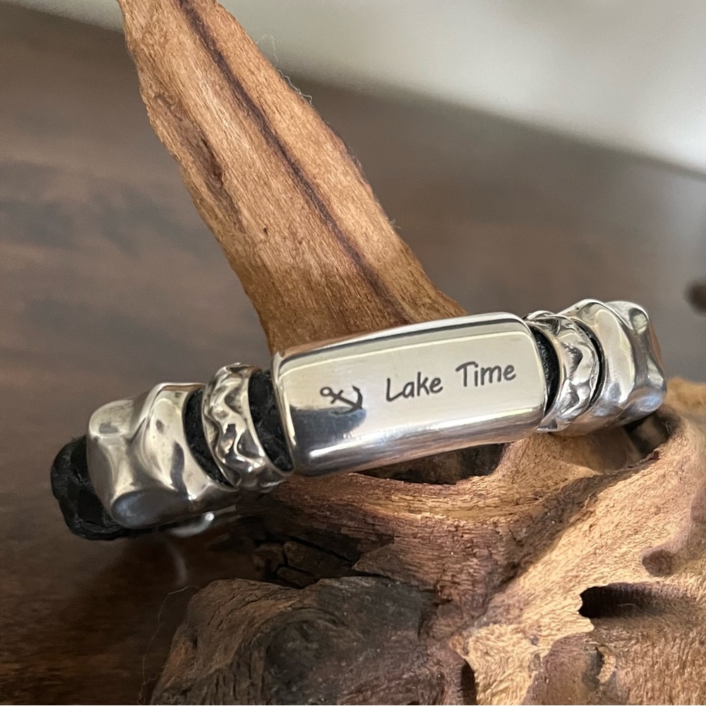 “LAKE TIME”Black braided leather bracelet